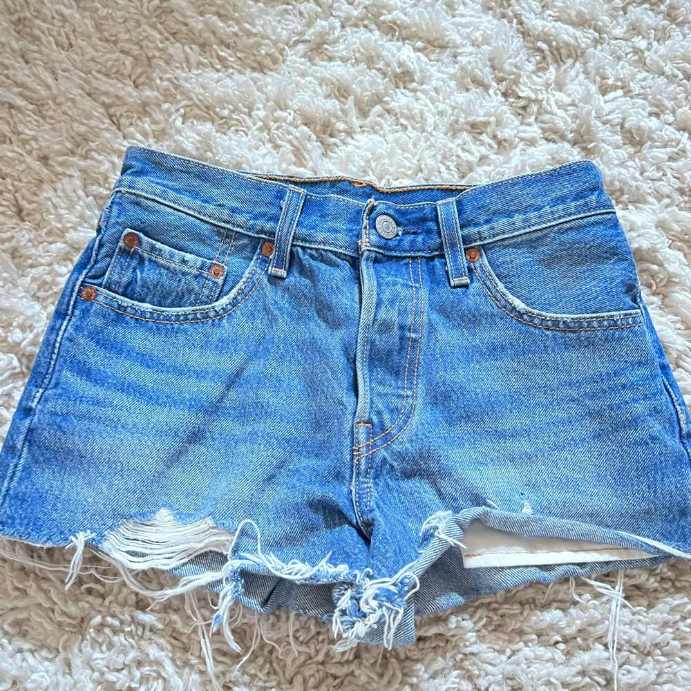 Levi denim shorts size 24